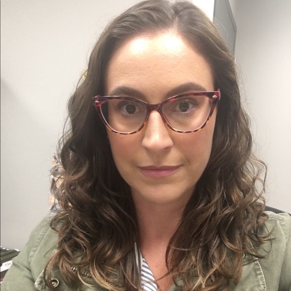 Meet your Posher, Jena - Picture 2 of 7